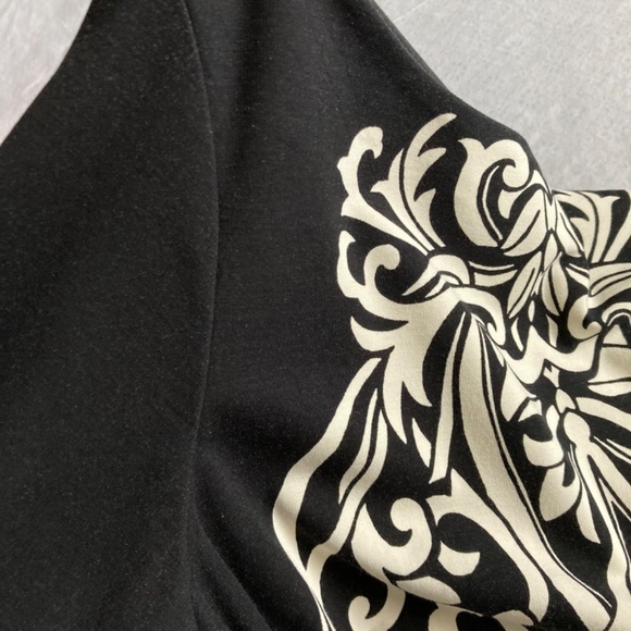 J McLaughlin Women’s top - Picture 5 of 8